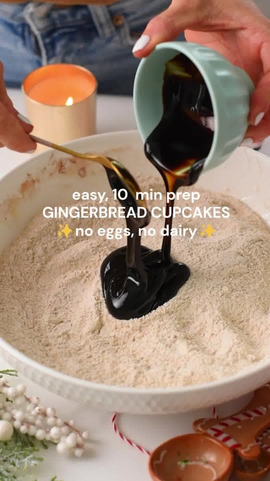 Easy Gingerbread Cupcakes