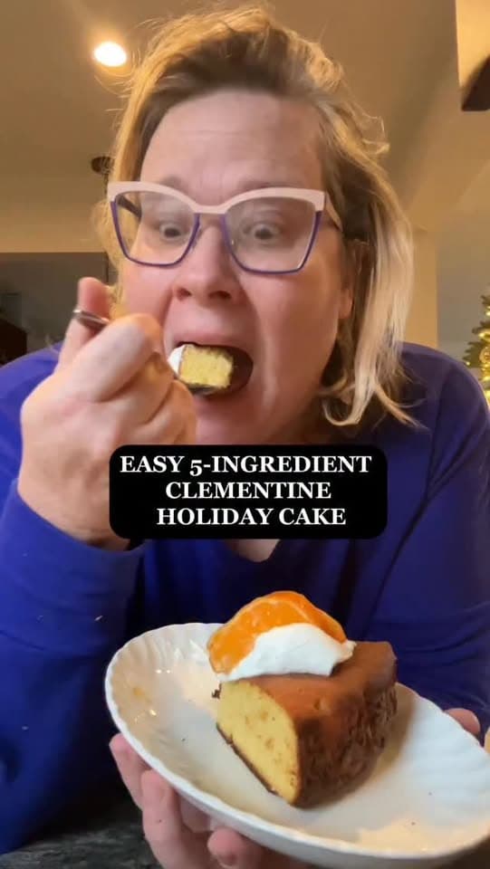 EASY 5-INGREDIENT CLEMENTINE HOLIDAY CAKE
