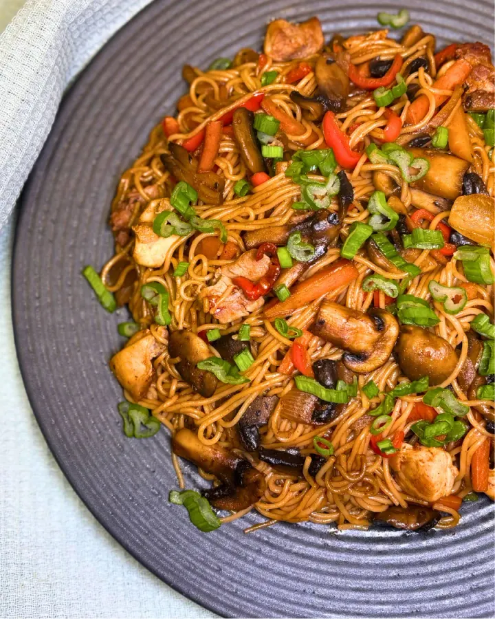 Simple Chicken Stir Fry with Rice Noodles